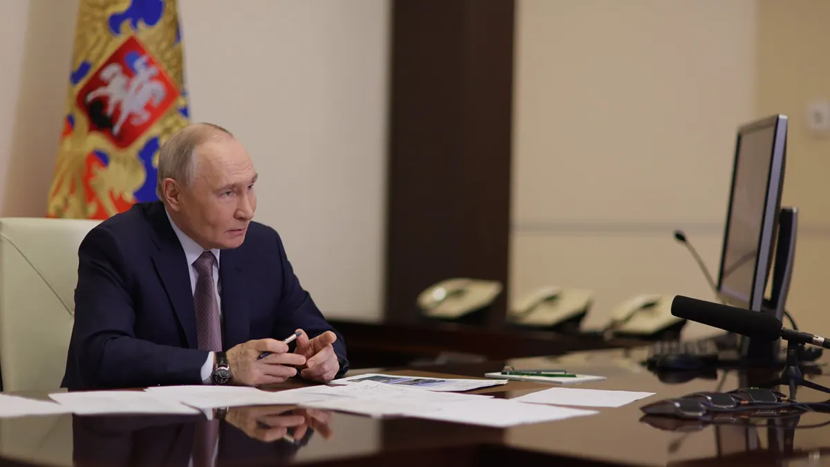Документ предусматривает возможность временного внешнего управления над критически важными инфраструктурными объектами РФ в случае несвоевременного или недостаточного обеспечения их безопасности.