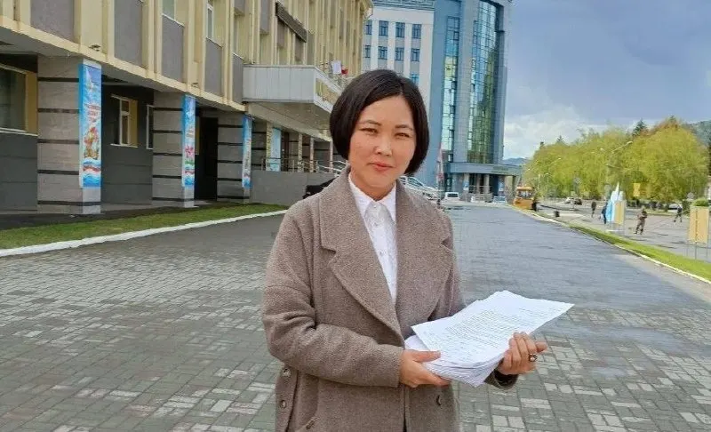 Активистка Аруна Арна направила открытое письмо Минюсту, утверждая, что в стране действует система заказных экспертиз и давления на оппозицию за критику власти.