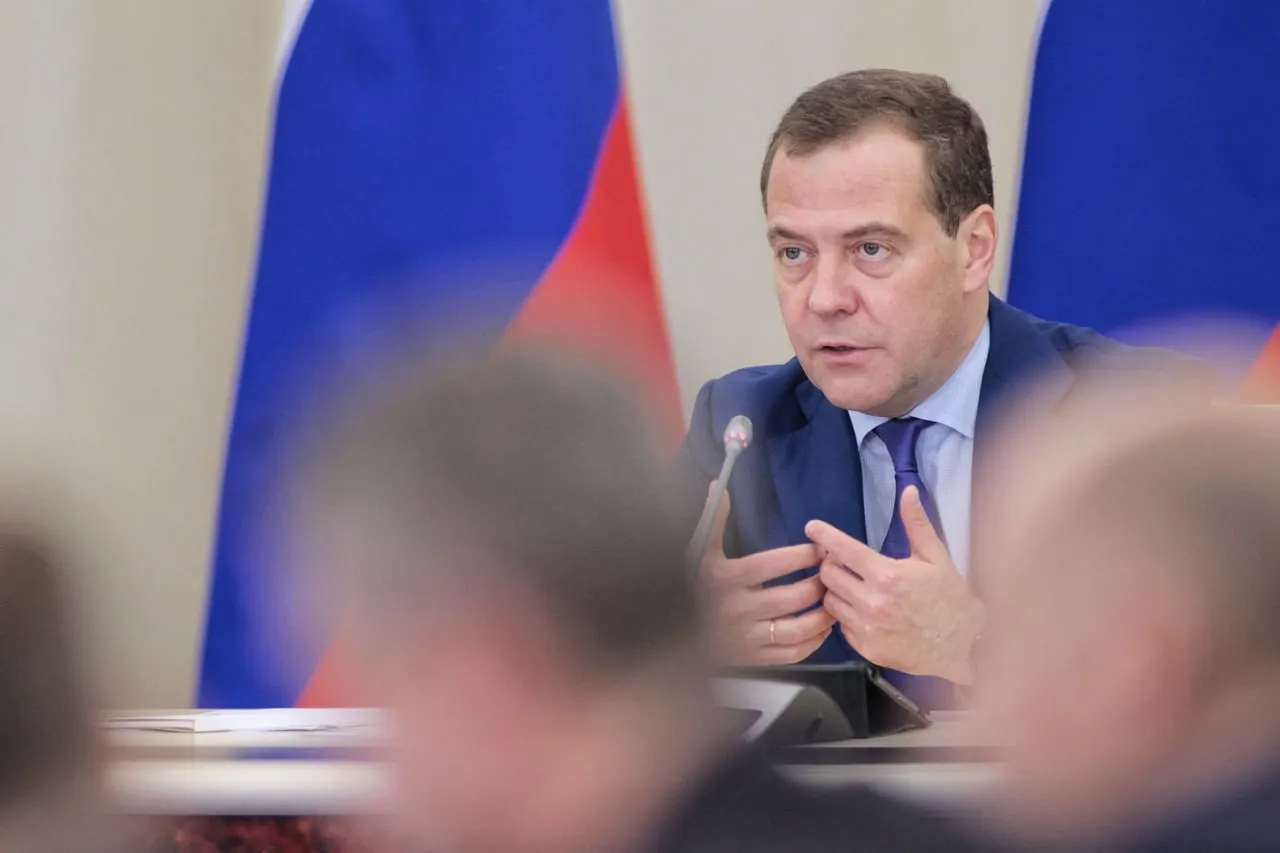 По словам Дмитрия Медведева, противостояние сохранится и после завершения или приостановки СВО; проблемы воспитания остаются у обеих сторон.