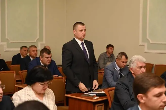 Бывший заместитель главы Волгодонска Валерий Красов возглавил управление торговли Ростова; он родился в городе и ранее работал в администрациях Октябрьского и Пролетарского районов.