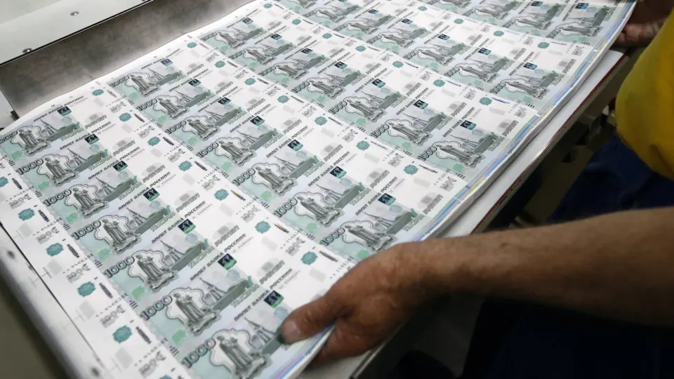 К 9 сентября дефицит ликвидности банковской системы достиг 2,85 трлн рублей; рост оттока денег в наличные усиливается на фоне завершения периода усреднения резервов и роста спроса на наличность.